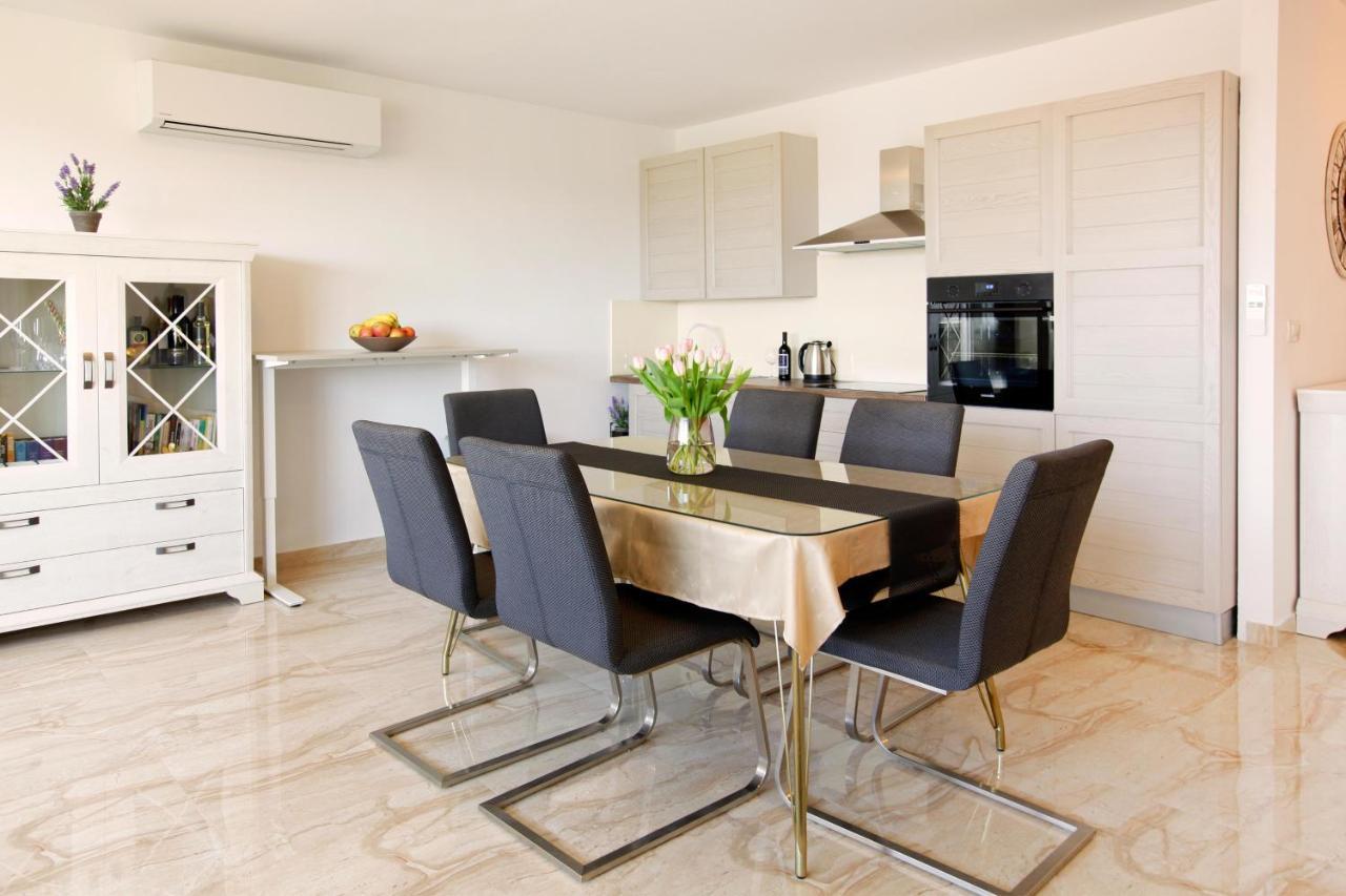 Modern 2-Bed Apt, Late Check In Available Сплит Екстериор снимка
