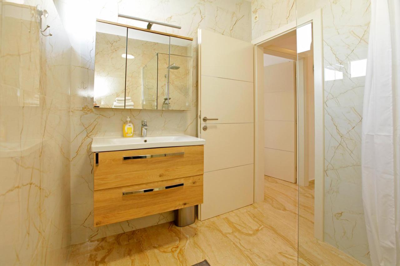 Modern 2-Bed Apt, Late Check In Available Сплит Екстериор снимка