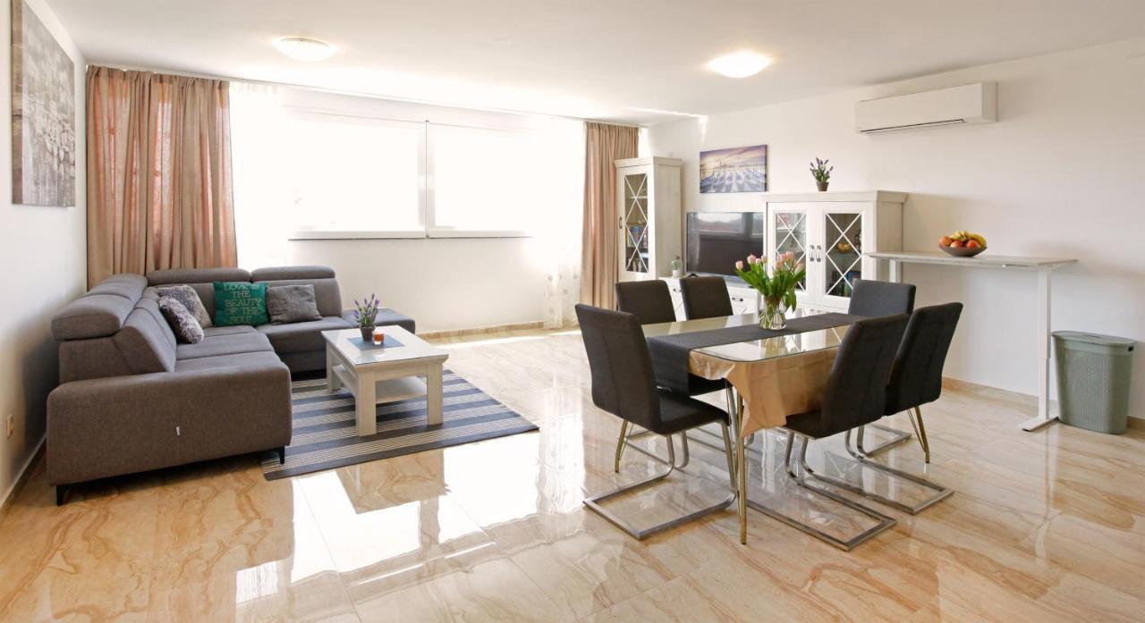 Modern 2-Bed Apt, Late Check In Available Сплит Екстериор снимка
