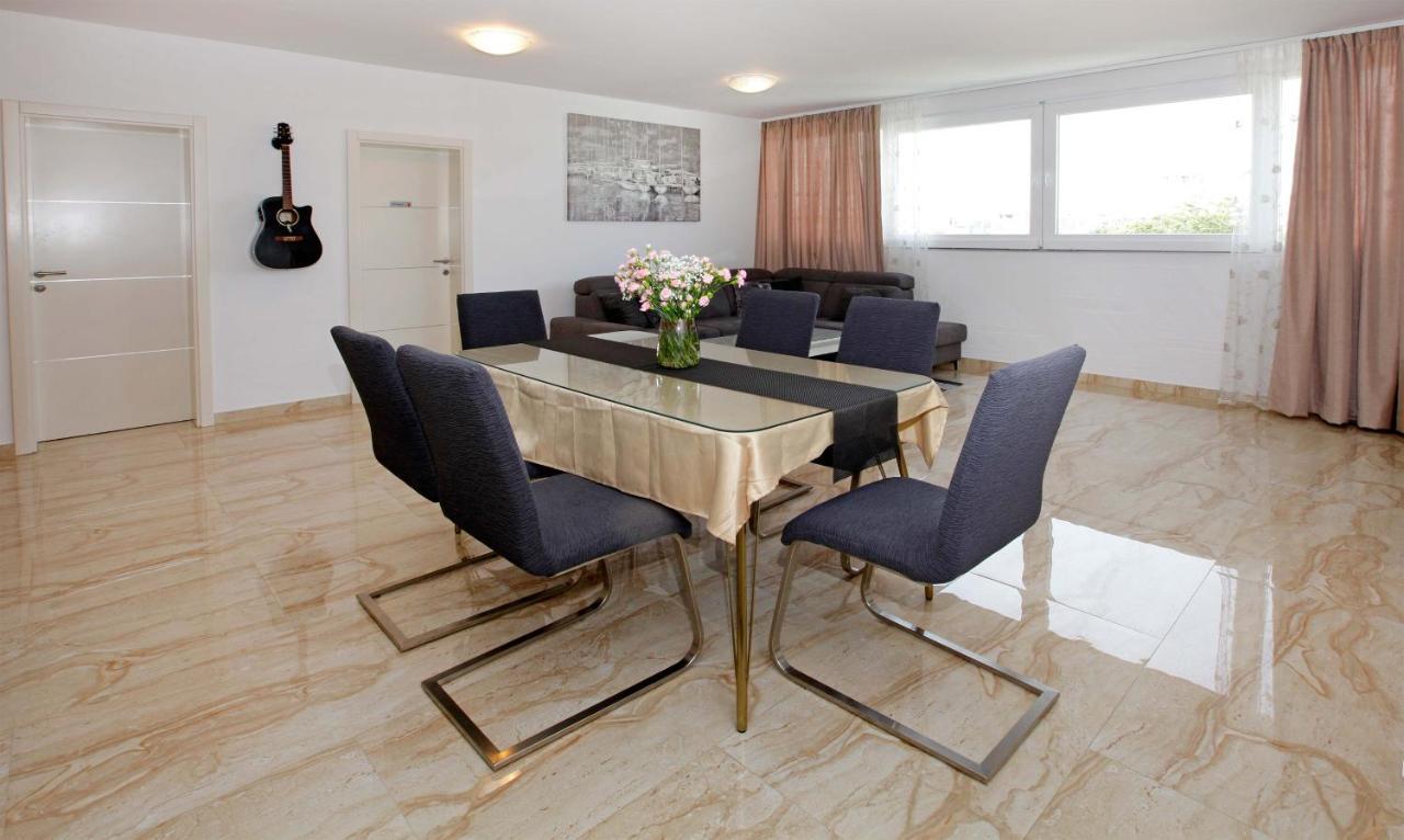 Modern 2-Bed Apt, Late Check In Available Сплит Екстериор снимка
